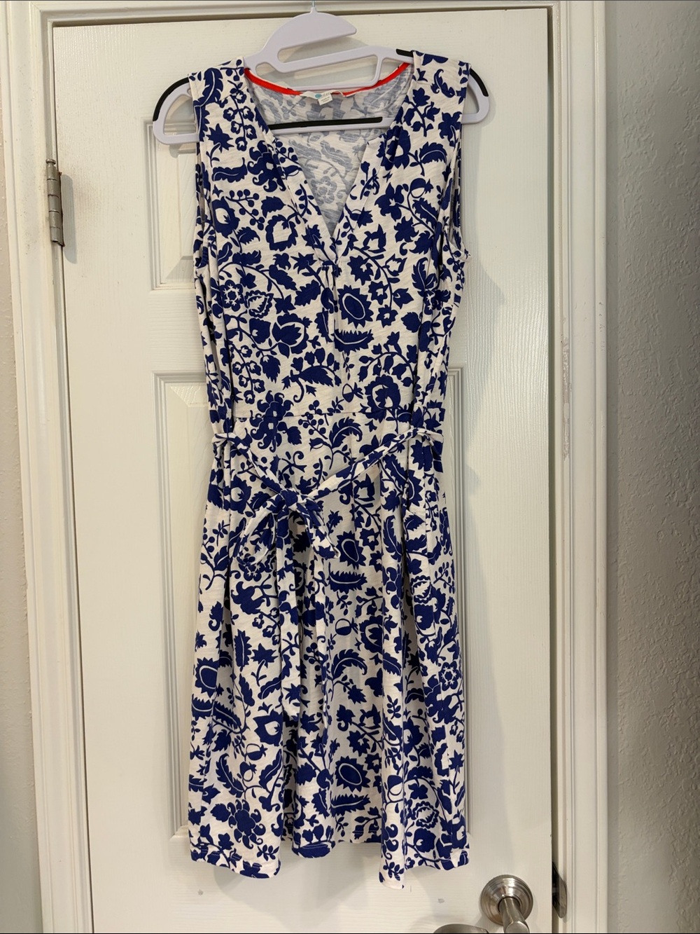 Boden White & Navy Floral V-Neck Midi Dress - Picture 6 of 10
